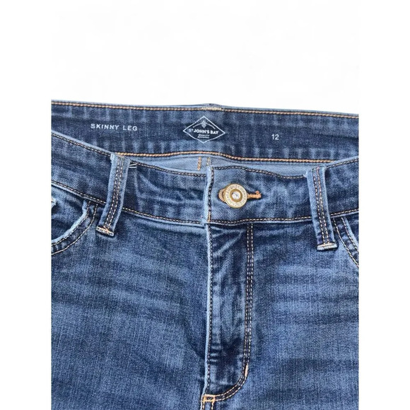 St. John's Bay Women's Skinny Leg Jeans Stretchy Dark Wash High Waisted 12 - Picture 3 of 6